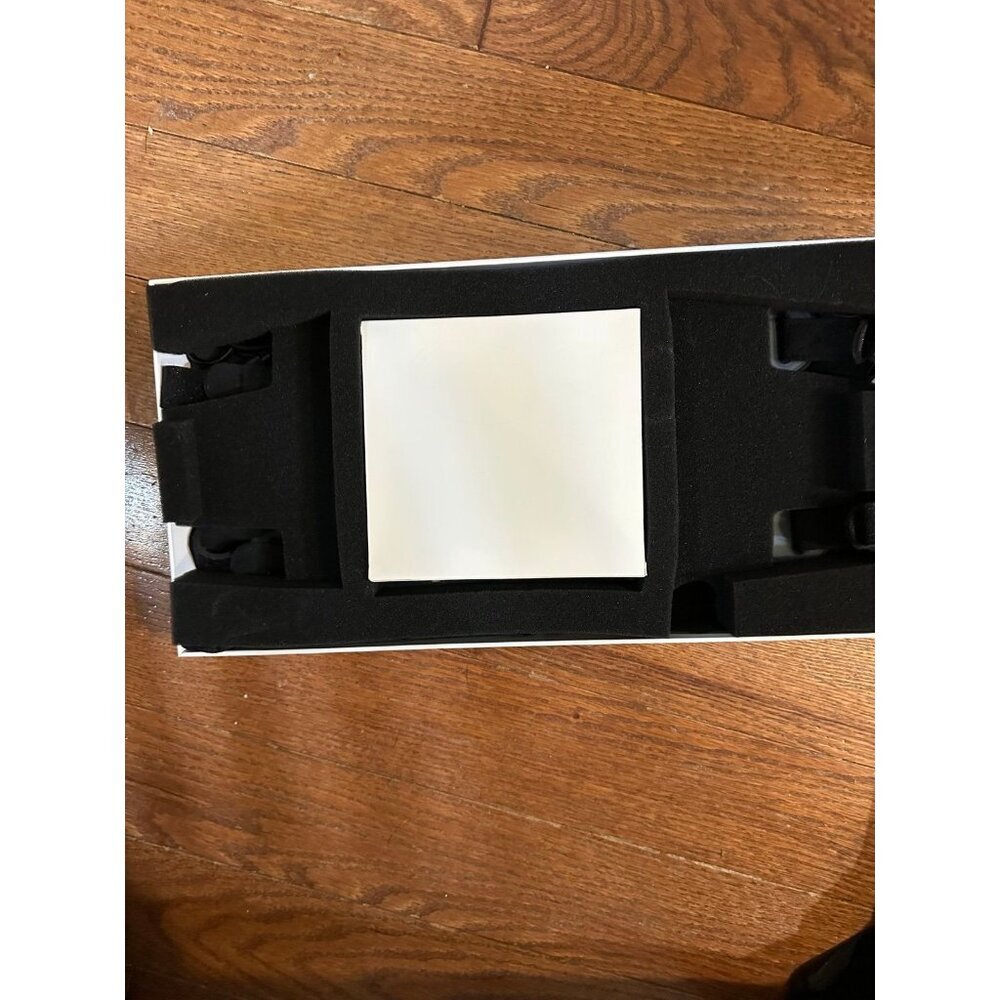 Numiere Time Keeper Wrinkle Reducing LED Face Mask - Picture 3 of 4